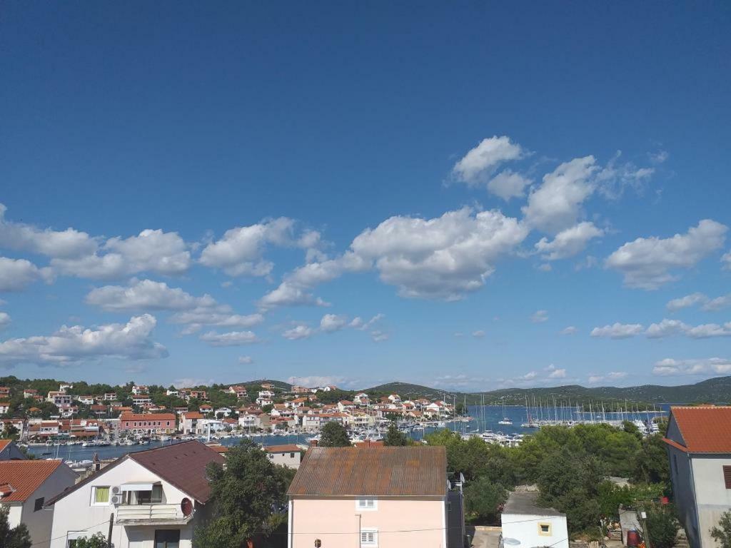Apartment Dragana, Jezera, Island Murter Exterior photo